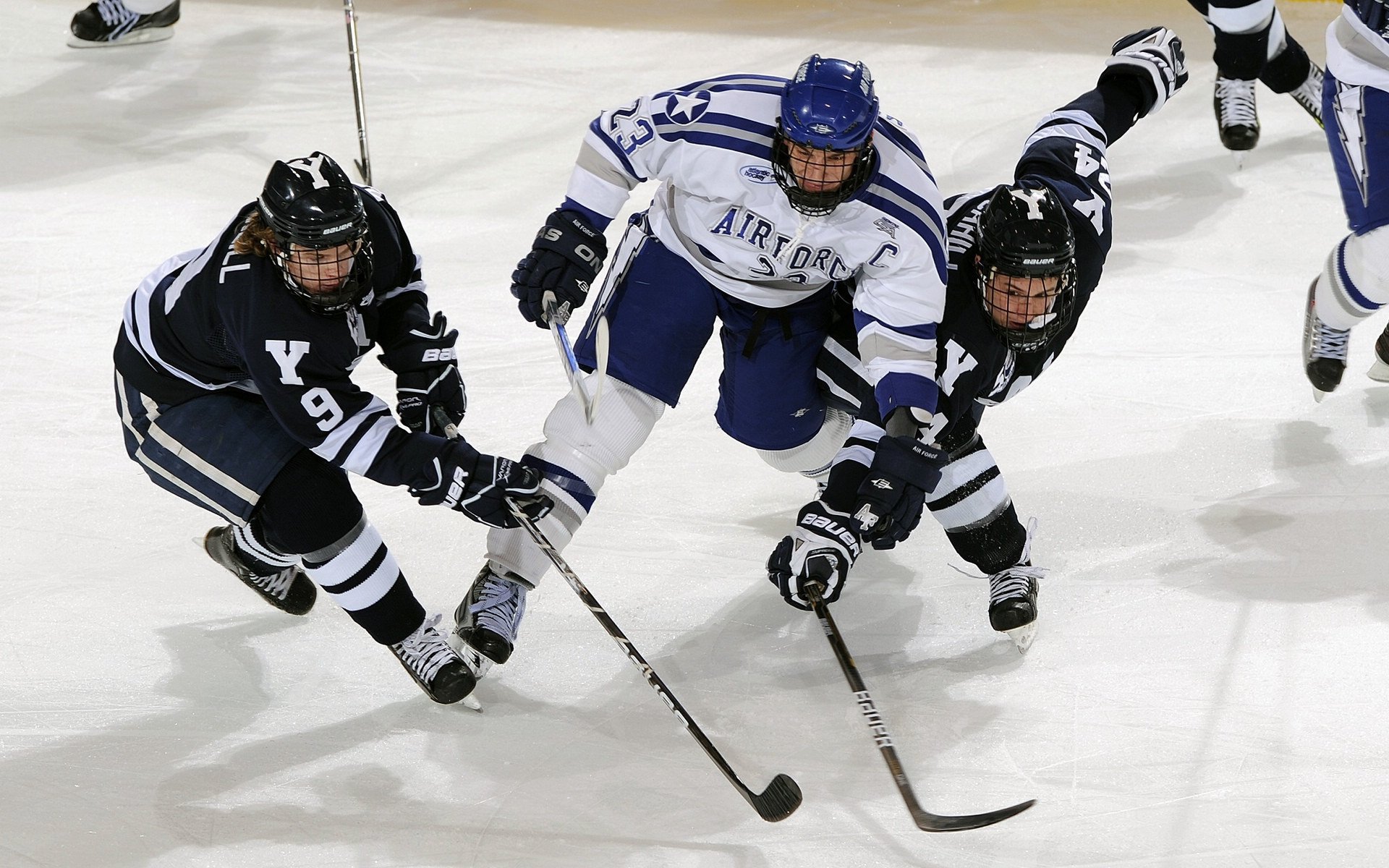 当蓝黑军团遇见瑞士铁壁，蒂亚戈如何以一己之力定义攻防艺术